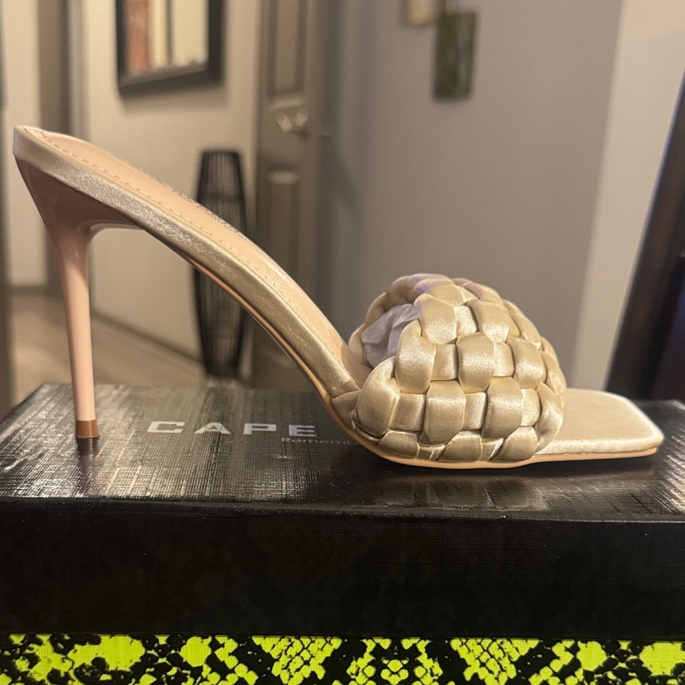 🔥Cape Robbin Women's Stiletto Heel Sandals - Square Open Toe Slip-On BNIB Sz 7.5